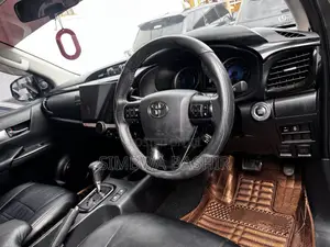 Toyota Hilux 2020 Green