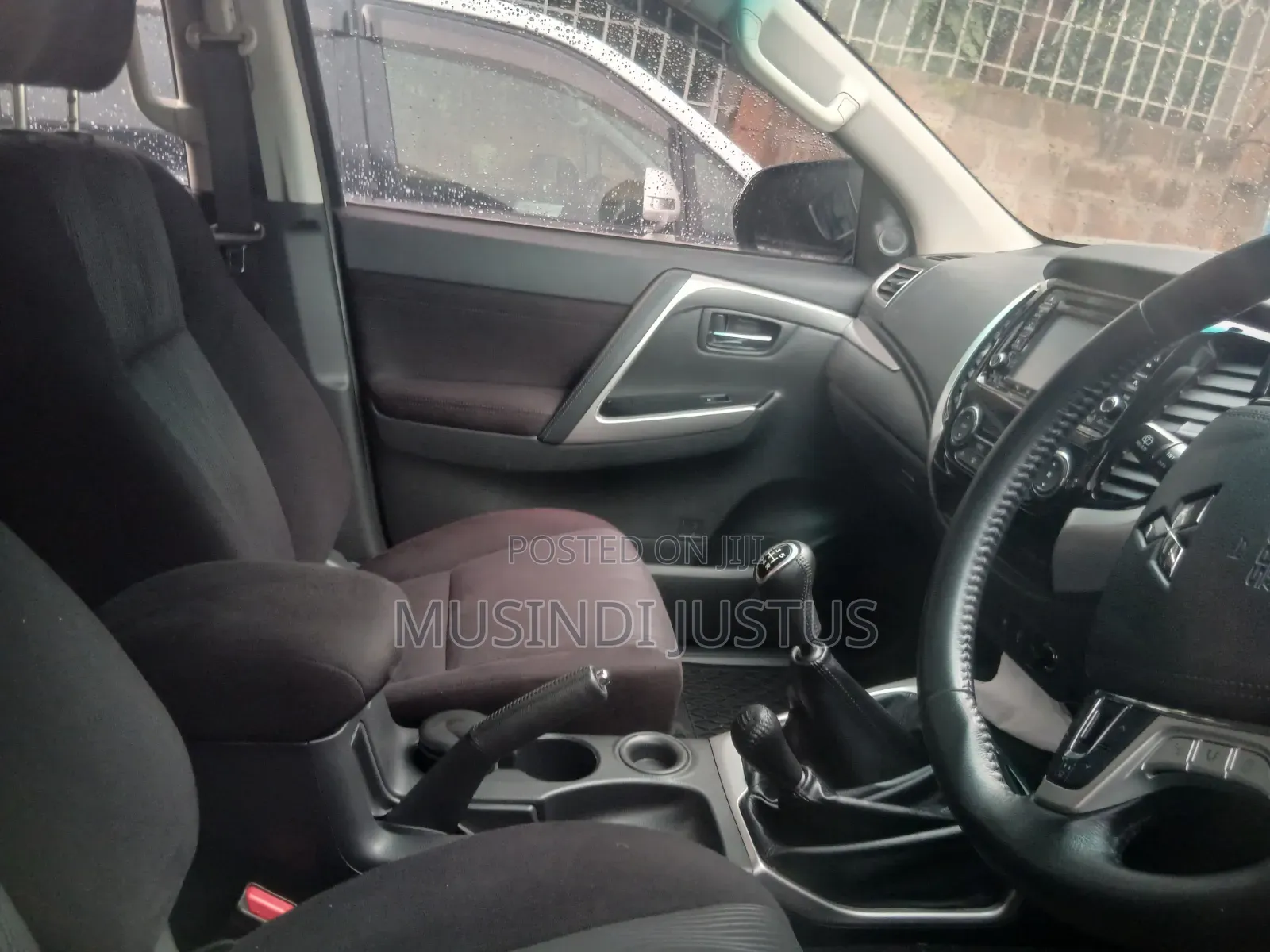 Mitsubishi Pajero Sport 2018 Blue