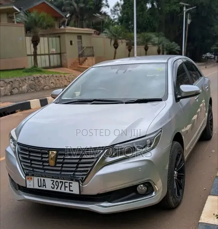 Toyota Premio 1.8 AWD 2016 Silver