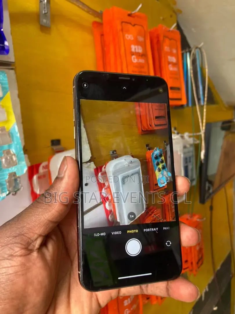 Apple iPhone X 64 GB White