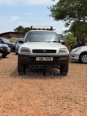 Toyota RAV4 1999 White