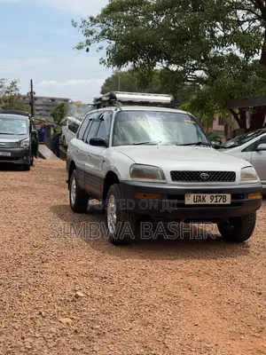 Toyota RAV4 1999 White