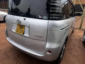 Toyota Sienta 2007 Silver