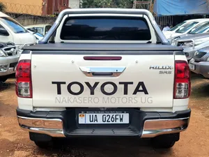 Toyota Hilux Revo Double Cab Deisel 2.8 RWD 2019 White