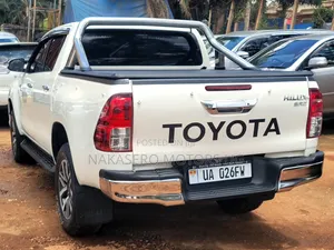 Toyota Hilux Revo Double Cab Deisel 2.8 RWD 2019 White