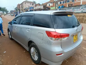 Toyota Wish 2012 Silver