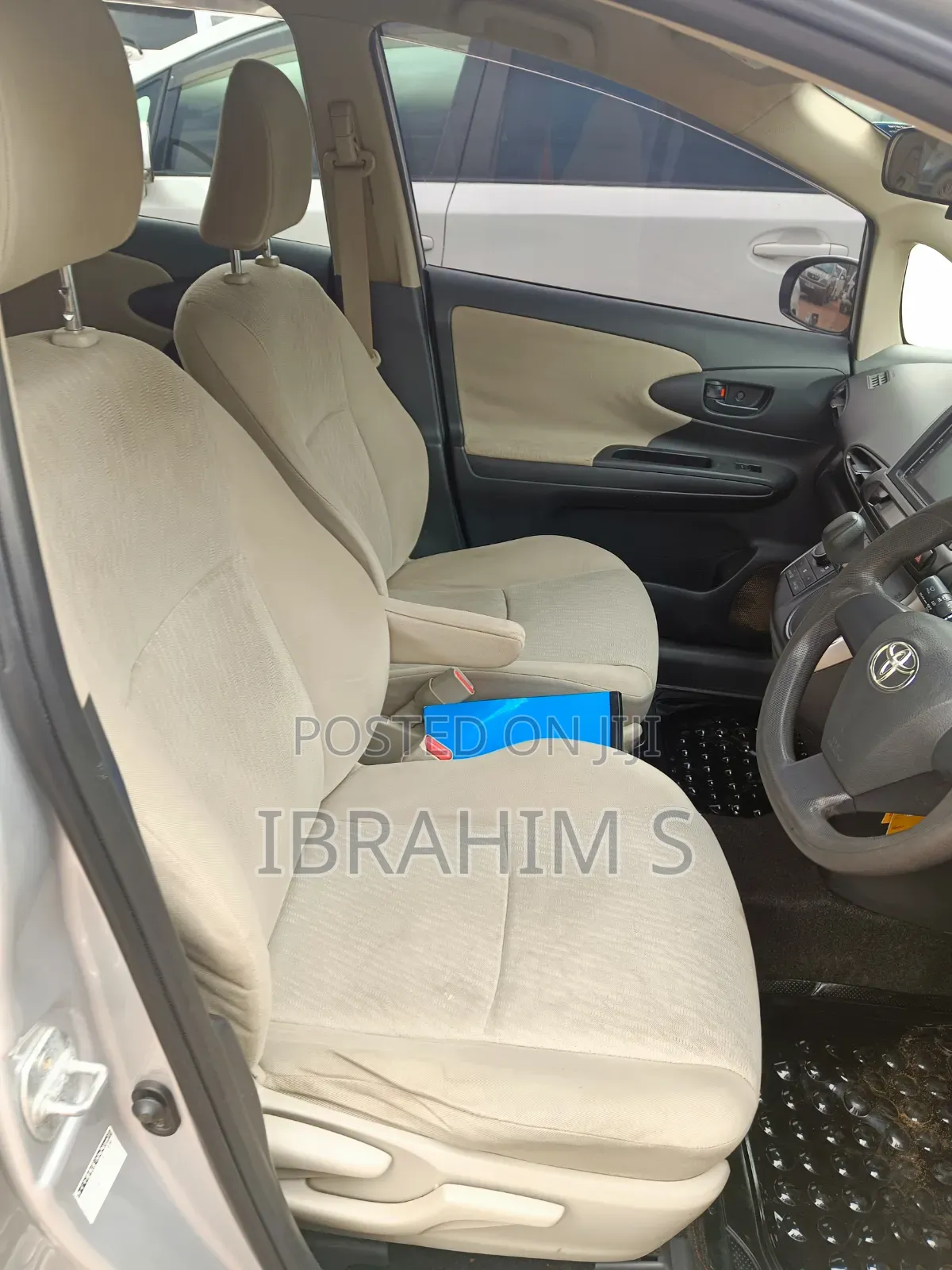 Toyota Wish 2012 Silver