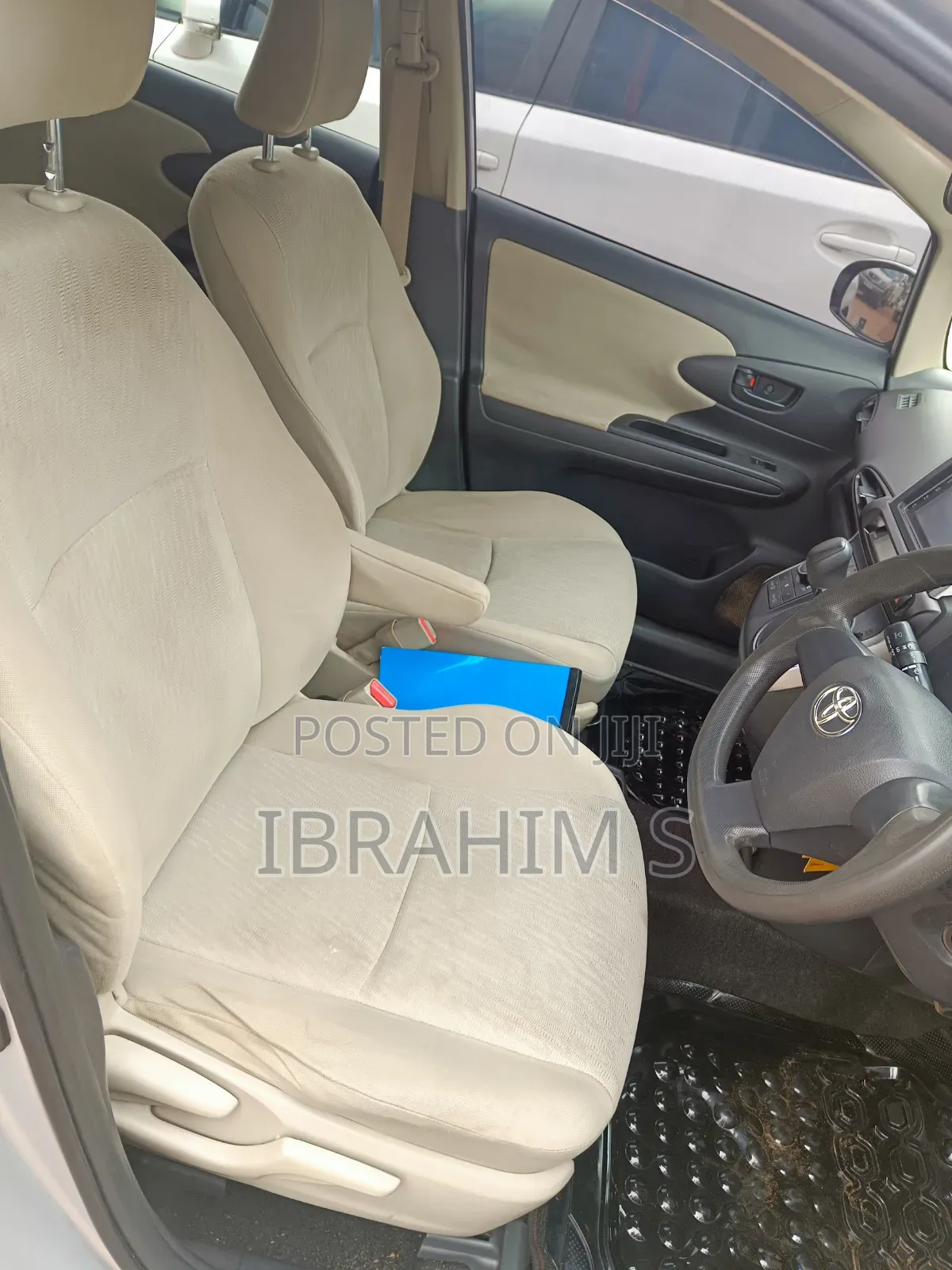 Toyota Wish 2012 Silver
