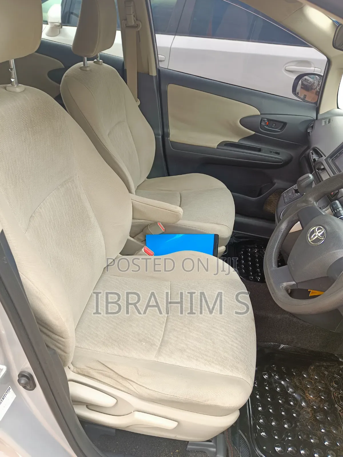 Toyota Wish 2012 Silver