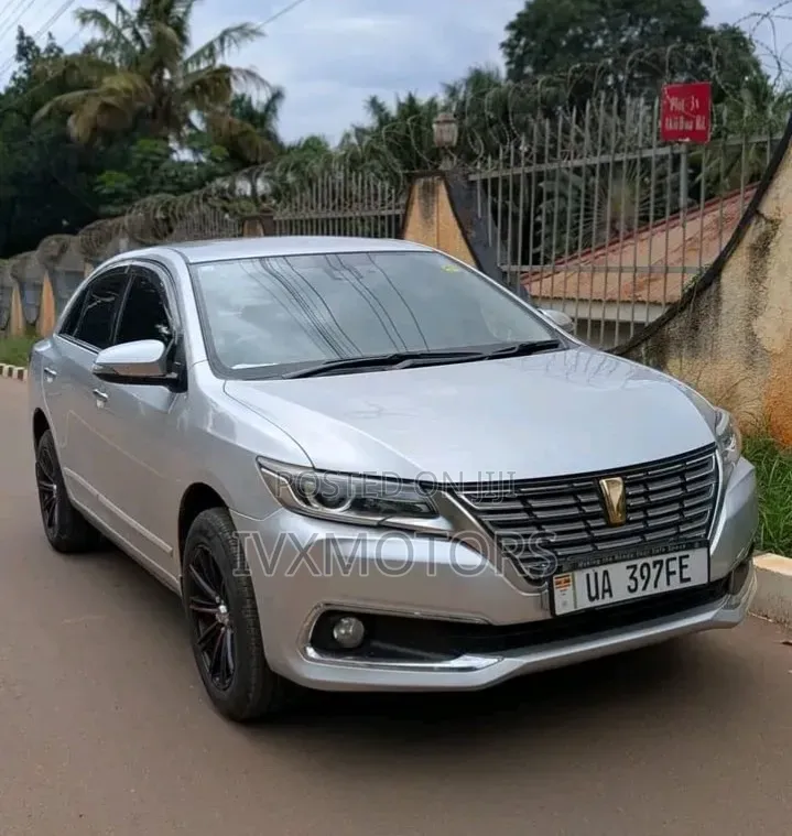 Toyota Premio 1.8 AWD 2016 Silver