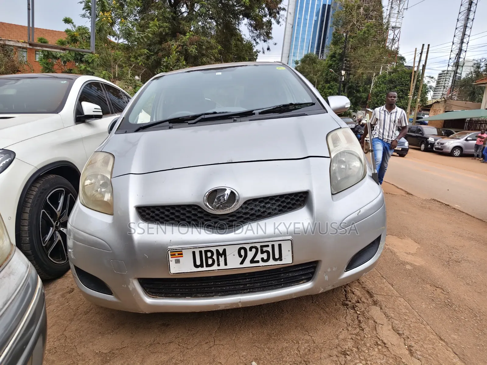 Toyota Vitz 2008 Silver