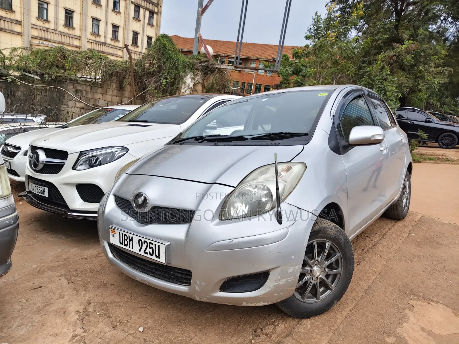Toyota Vitz 2008 Silver