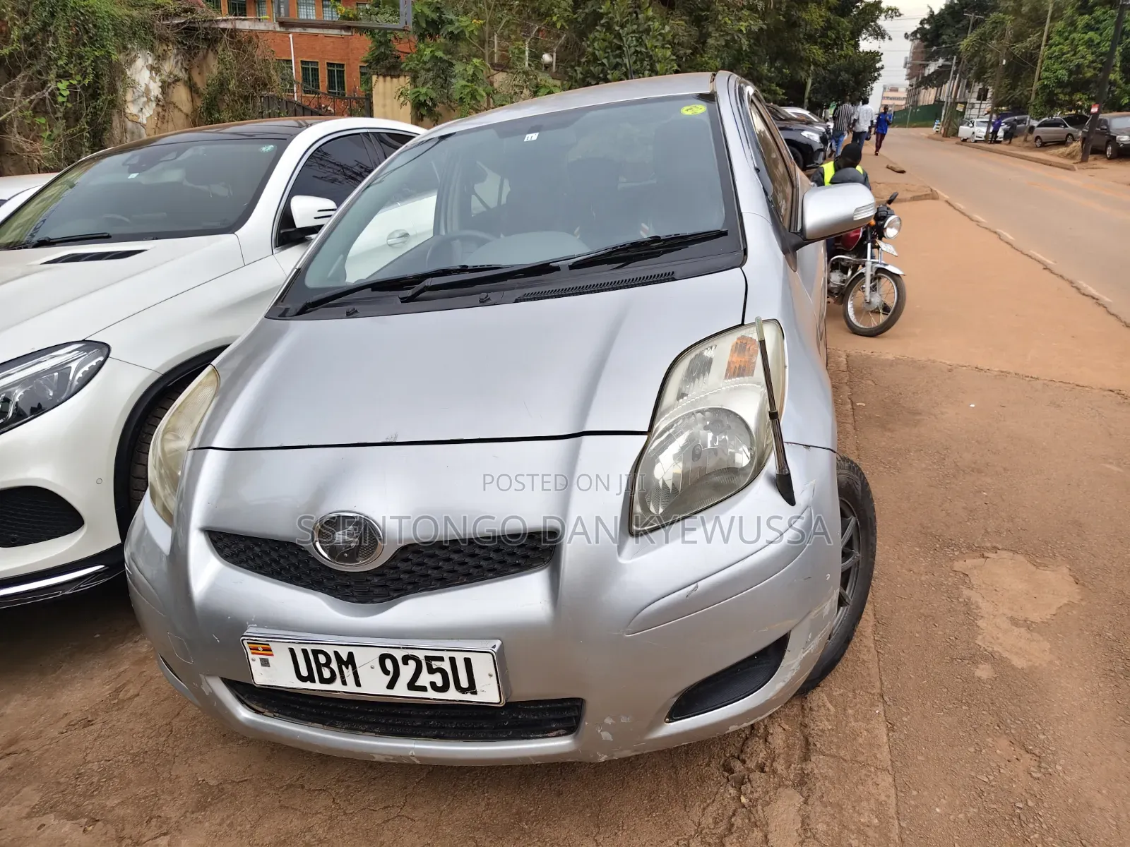 Toyota Vitz 2008 Silver