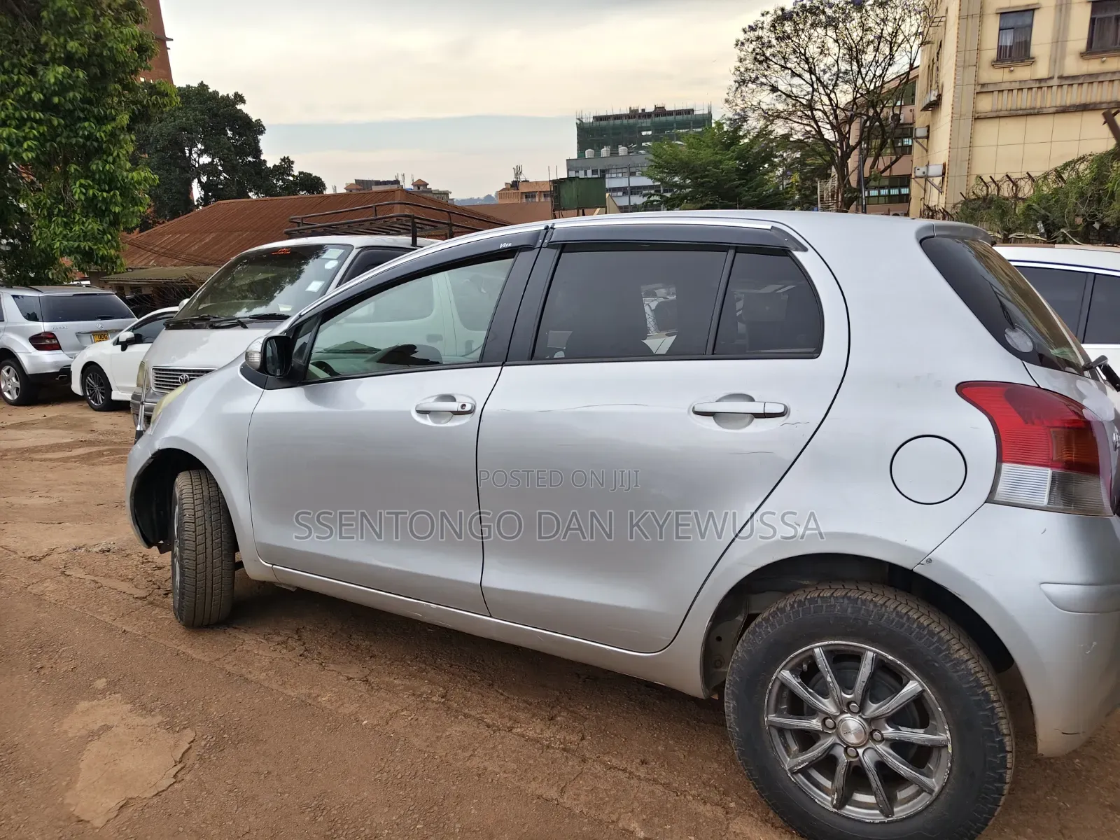 Toyota Vitz 2008 Silver