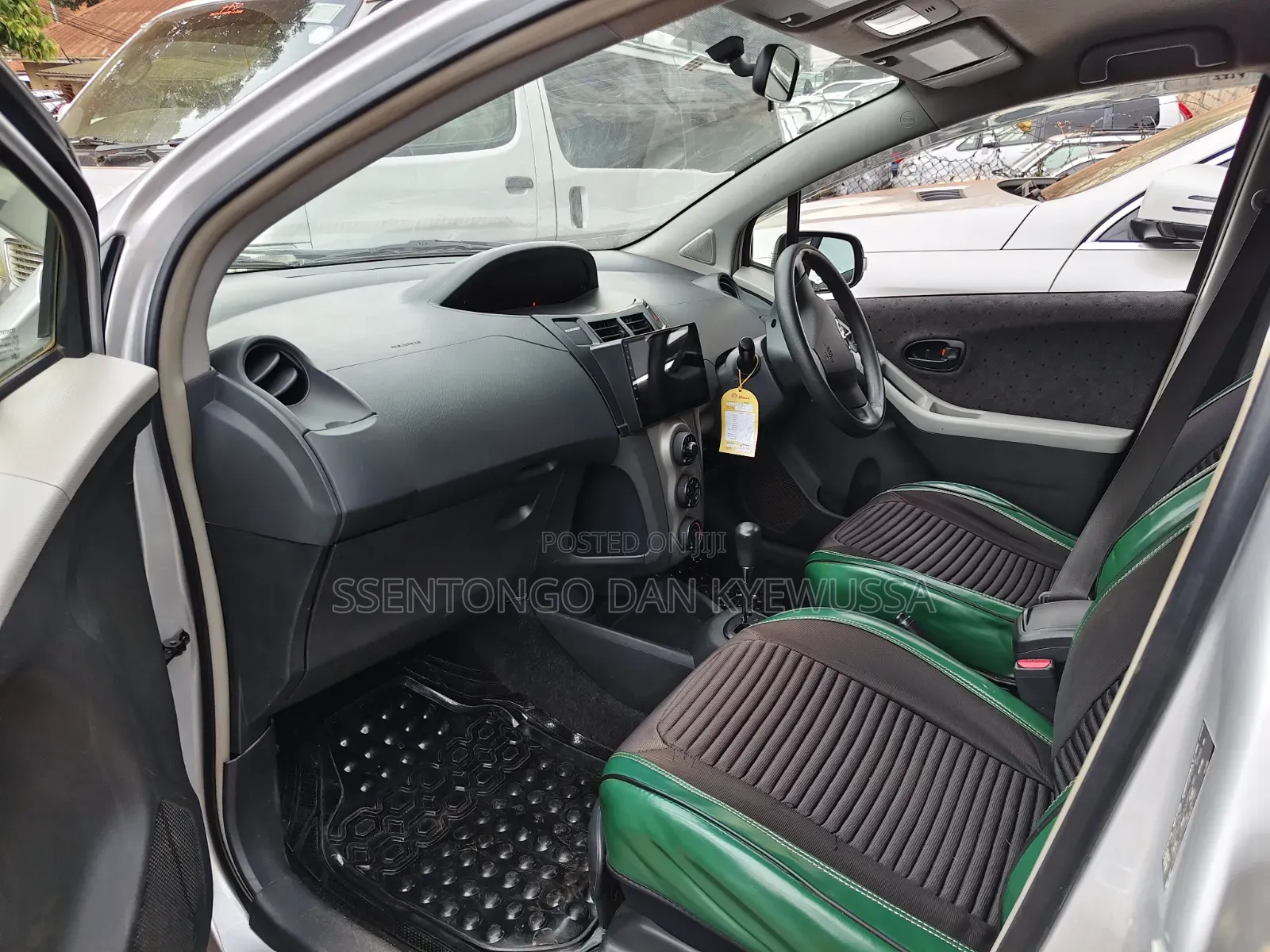 Toyota Vitz 2008 Silver