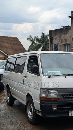 Toyota HiAce 1992 White