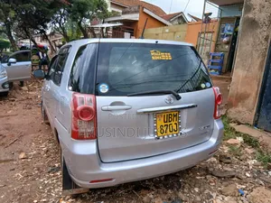 Toyota Raum 2006 Silver