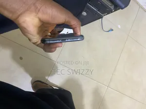 Apple iPhone 11 64 GB