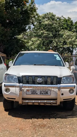 Toyota Kluger 2005 White