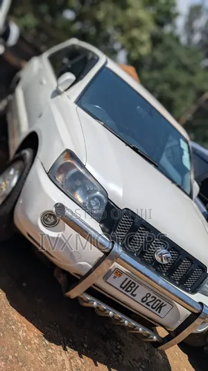 Toyota Kluger 2005 White