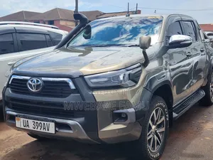 Toyota Hilux 2016 Green