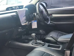Toyota Hilux 2016 Green