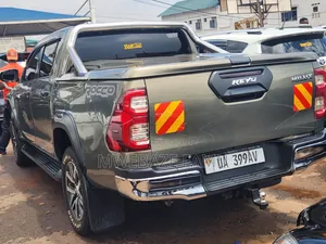 Toyota Hilux 2016 Green