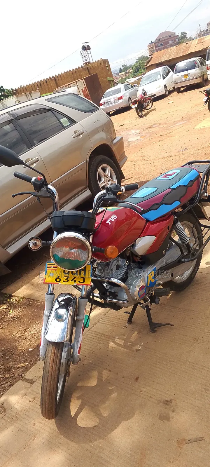 TVS HLX 125 2024 Red