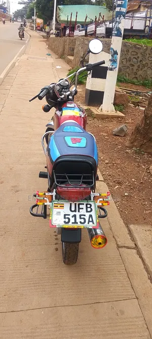 Bajaj Boxer 100 2022 Red