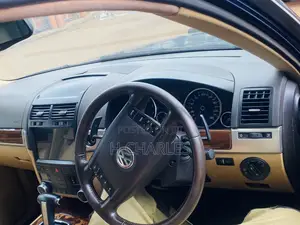Volkswagen Touareg VR6 Lux 2011 Blue