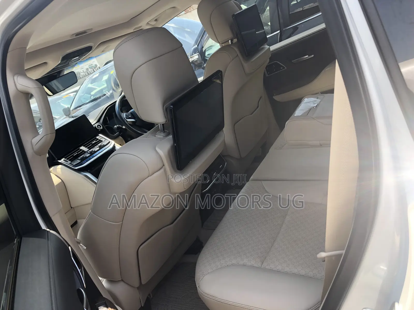 Toyota Land Cruiser LC300 2023 White