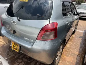 Toyota Vitz 1.3 AWD 5dr 2008 Silver