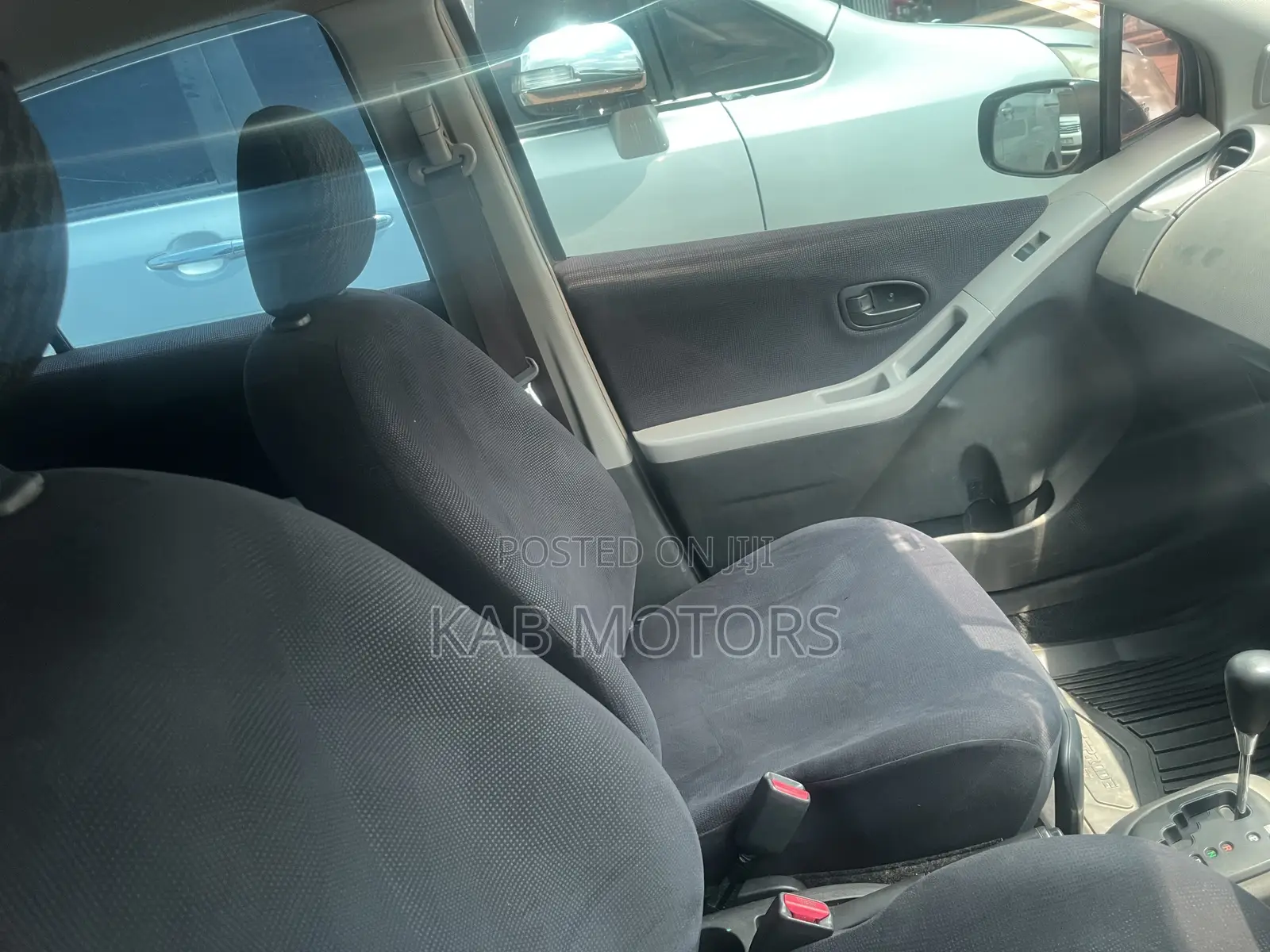 Toyota Vitz 1.3 AWD 5dr 2008 Silver