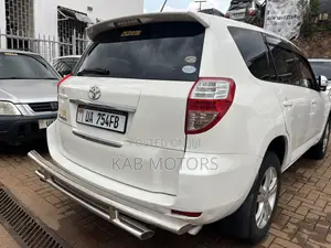Toyota Vanguard 2009 White