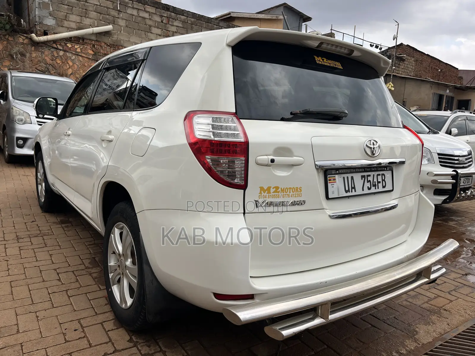 Toyota Vanguard 2009 White