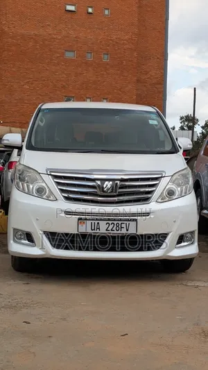 Toyota Alphard 2.4 Petrol AWD 2012 Pearl