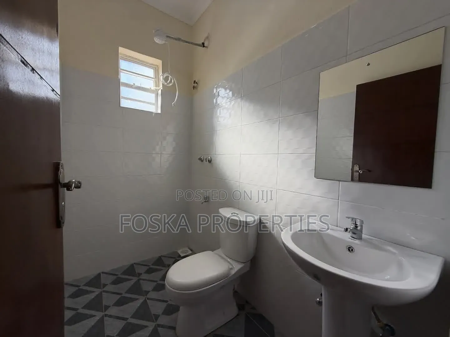 3bdrm Apartment in Nsambya, Central Division for rent