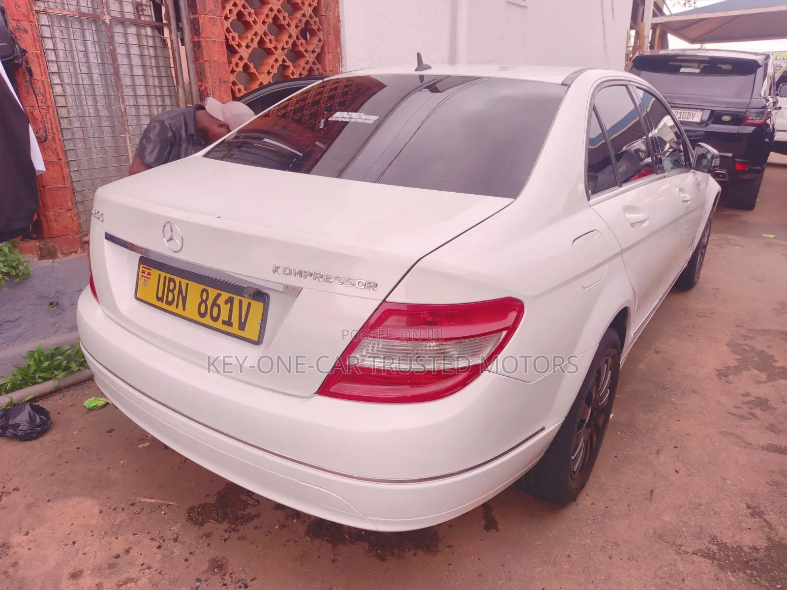 Mercedes-Benz C200 2010 White