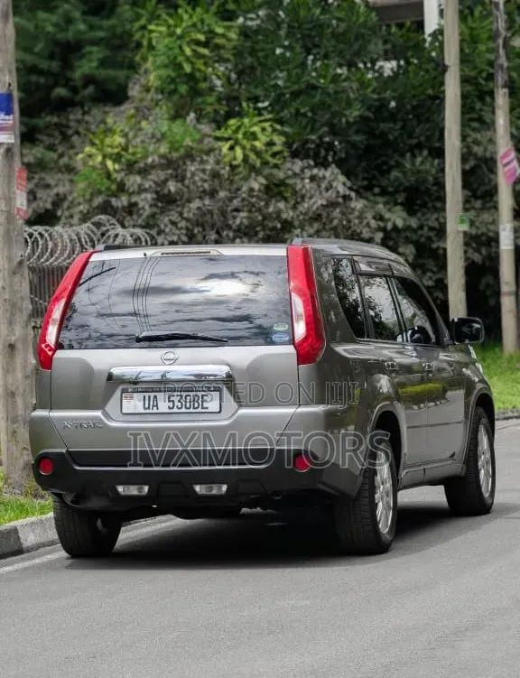 Nissan X-Trail 2.0 Petrol XE 2011 Silver