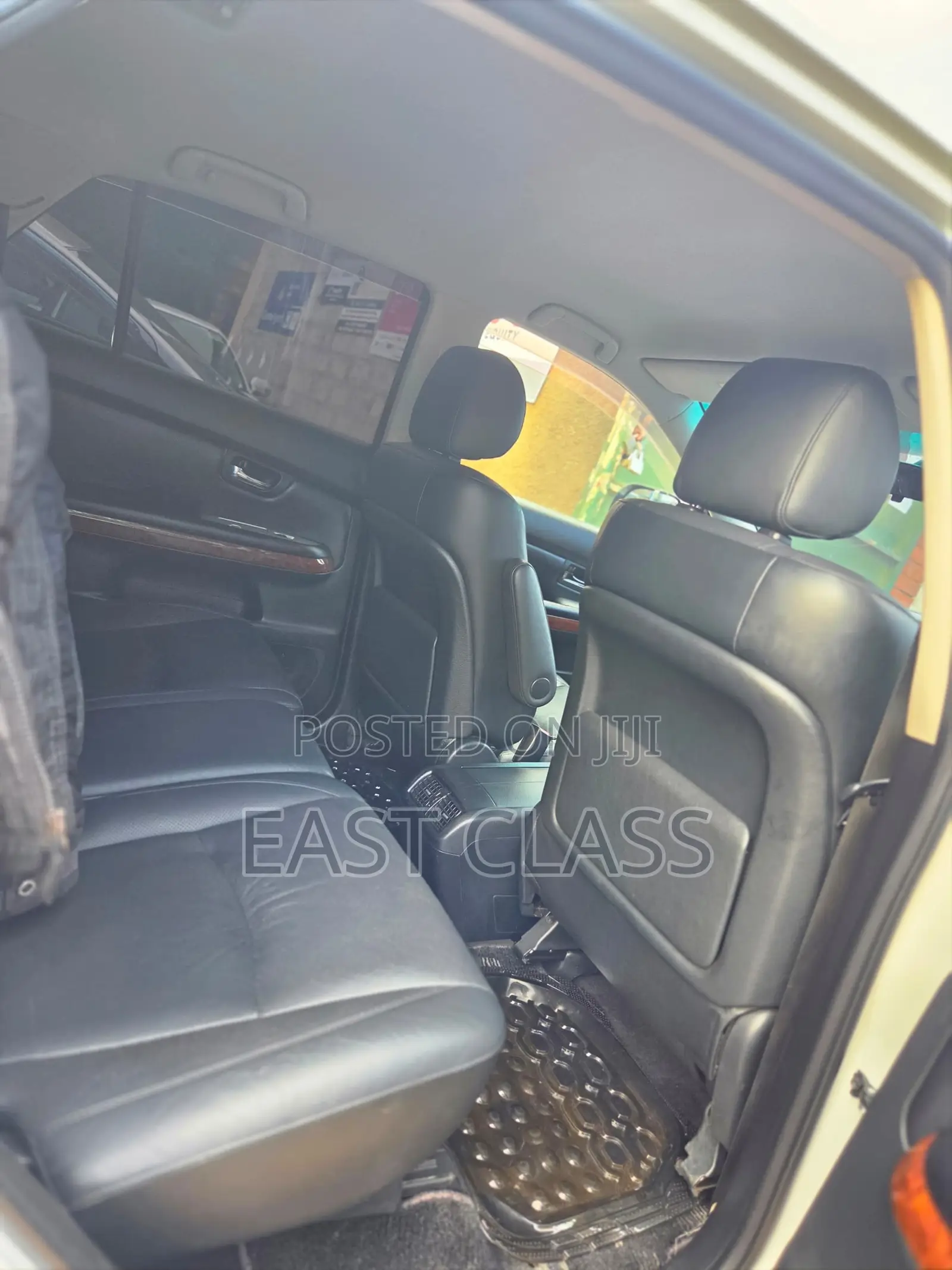 Toyota Harrier 2.4 2011 White