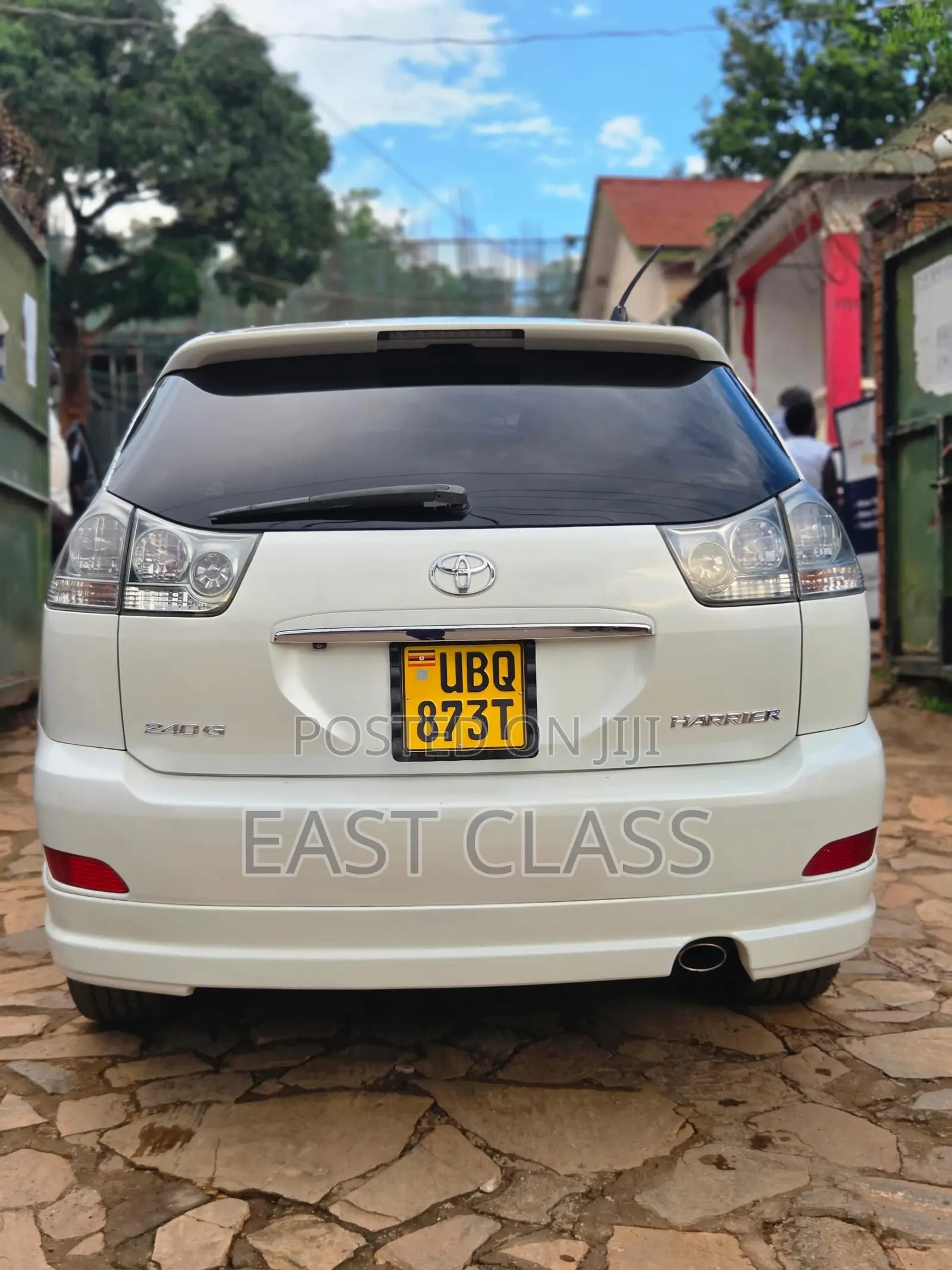 Toyota Harrier 2.4 2011 White