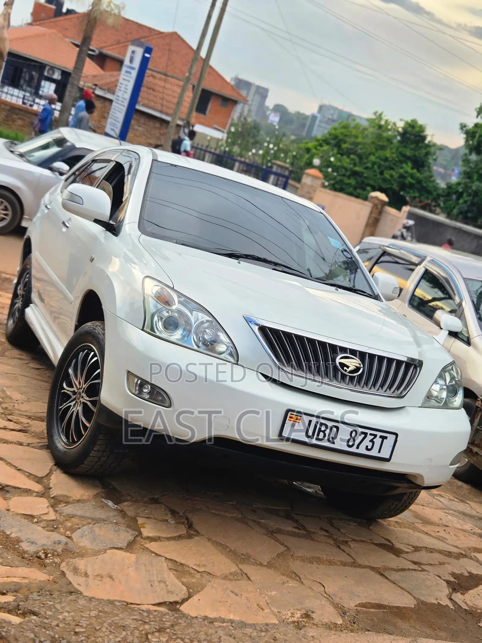 Toyota Harrier 2.4 2011 White