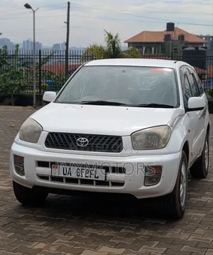 Toyota RAV4 Automatic 2003 White