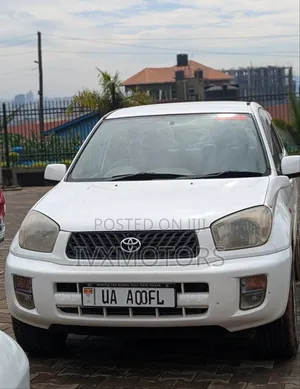 Toyota RAV4 Automatic 2003 White