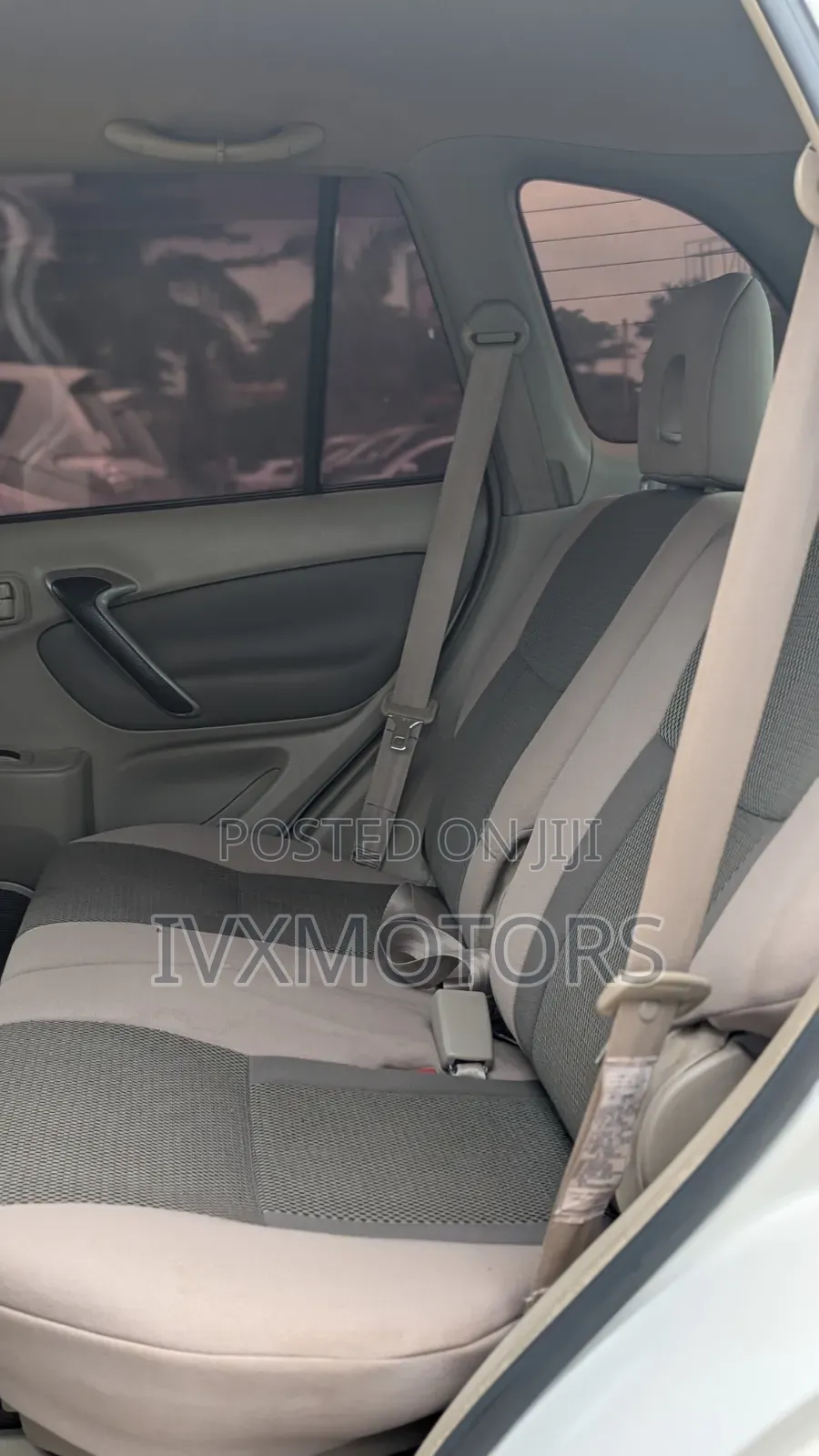 Toyota RAV4 Automatic 2003 White
