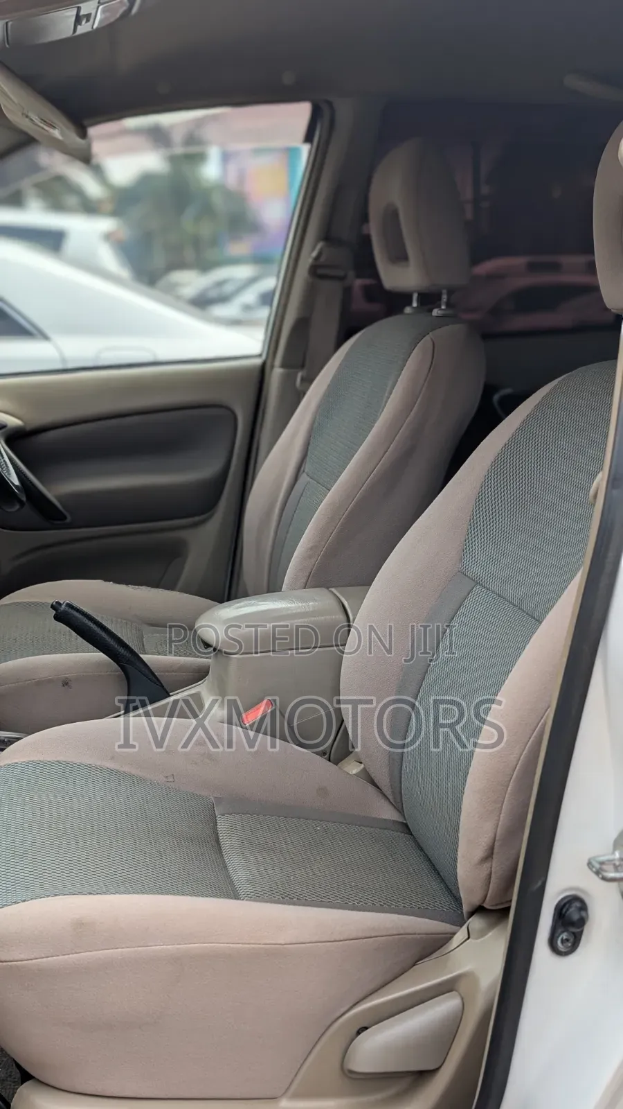 Toyota RAV4 Automatic 2003 White