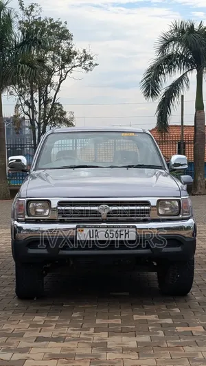 Toyota Hilux 1996 Gray