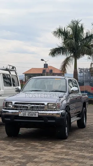 Toyota Hilux 1996 Gray