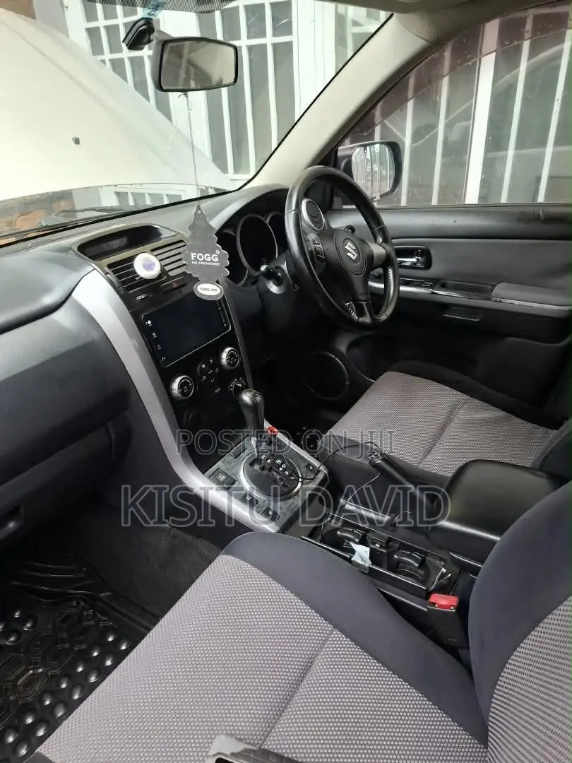 Suzuki Escudo 2006 Silver