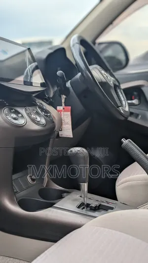 Toyota Vanguard 2008 White